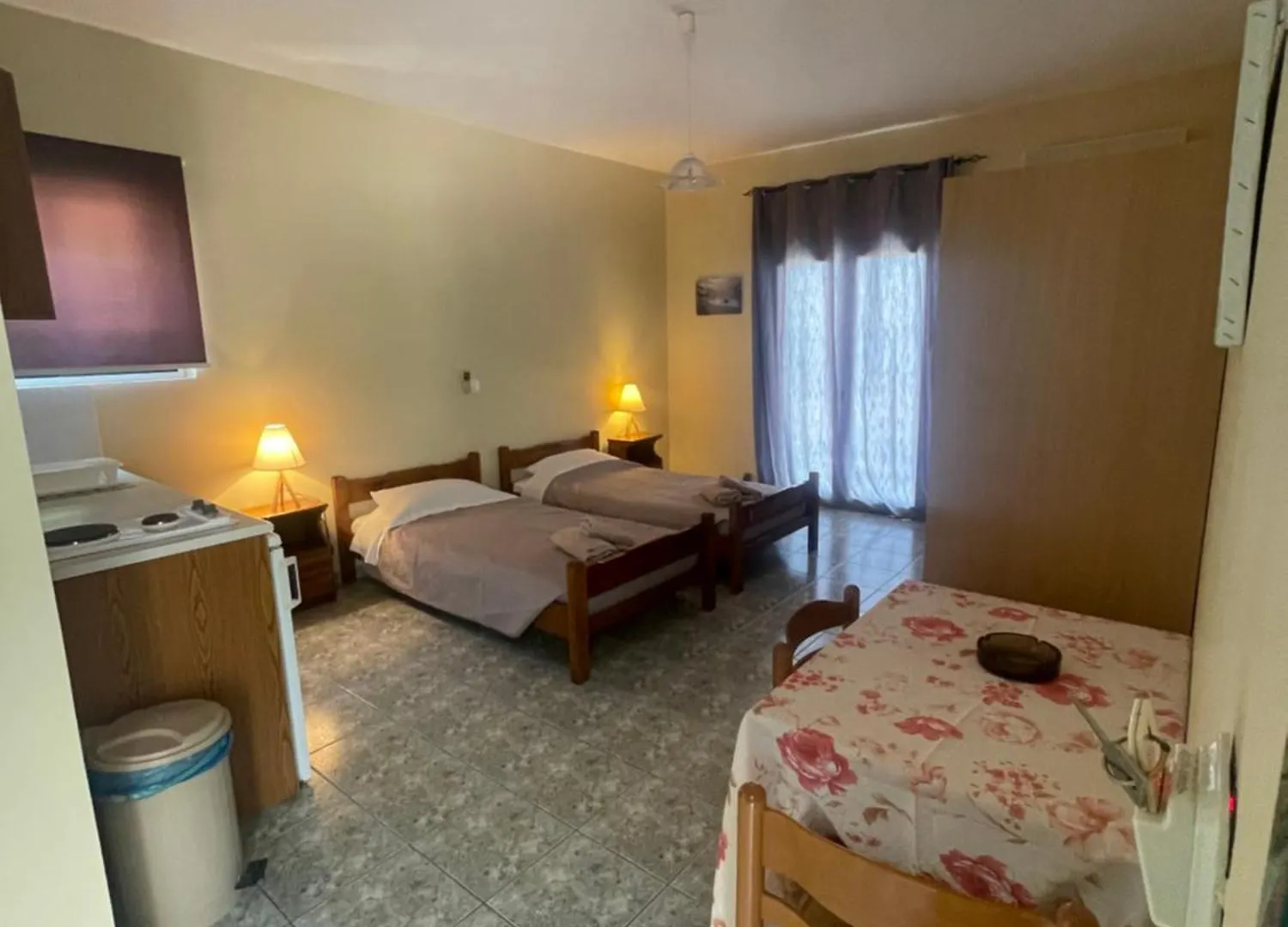 Διαμέρισμα Maria Anastasia Studios Τραπεζάκι